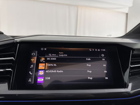 Audi Q4 e-tron 40 S-Line Launch-edition Competition 77 kWh [ 3-Fase-11kW ] {SOH-90%} (INCL-BTW) Aut. *HEATPUMP | PANO | LEATHER | MATRIX-LED | AUDI-SOUND | ADAPTIVE-CRUISE | HEATED-SPORTSEATS | AMBIENTLIGHT | DIGI-COCKPIT | CAMERA | KEYLESS | DAB+ | 20''ALU*