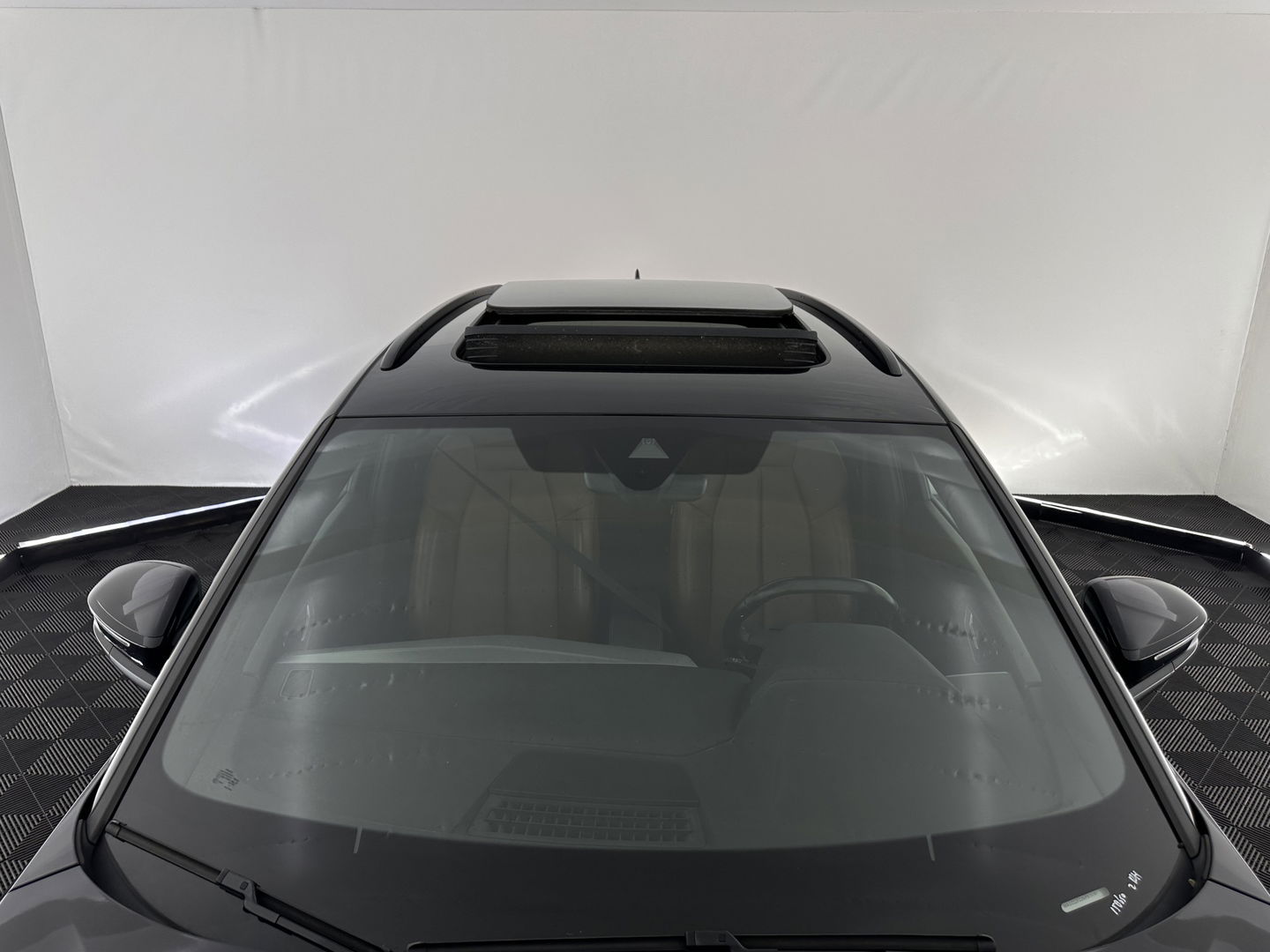 Audi Q4 e-tron 40 S-Line Launch-edition Competition 77 kWh [ 3-Fase-11kW ] {SOH-90%} (INCL-BTW) Aut. *HEATPUMP | PANO | LEATHER | MATRIX-LED | AUDI-SOUND | ADAPTIVE-CRUISE | HEATED-SPORTSEATS | AMBIENTLIGHT | DIGI-COCKPIT | CAMERA | KEYLESS | DAB+ | 20''ALU*