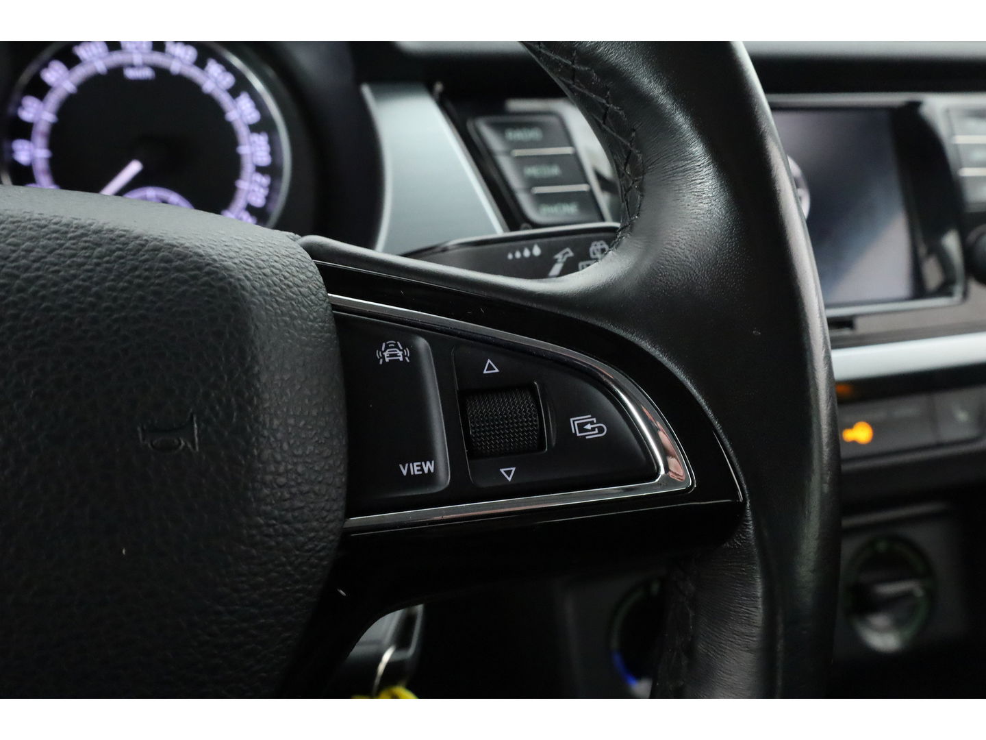 Škoda Fabia Combi 1.0 TSI Business Edition | Apple CarPlay & Android Auto | Stoelverw. | Airco | All Seasons | PDC A