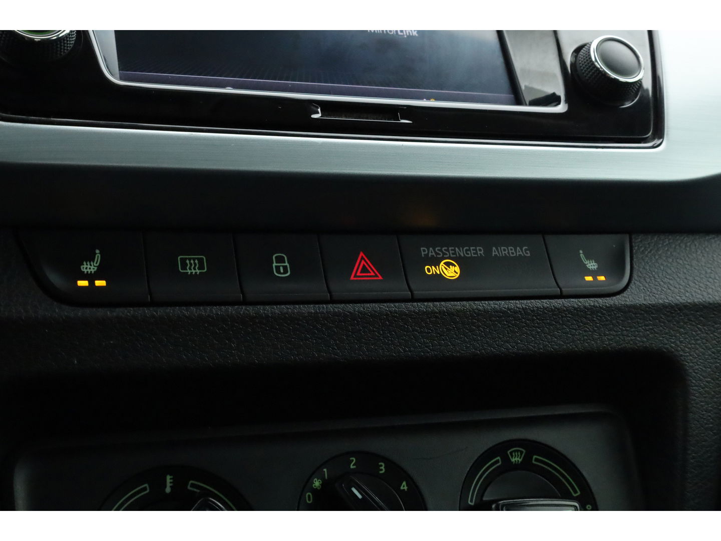 Škoda Fabia Combi 1.0 TSI Business Edition | Apple CarPlay & Android Auto | Stoelverw. | Airco | All Seasons | PDC A