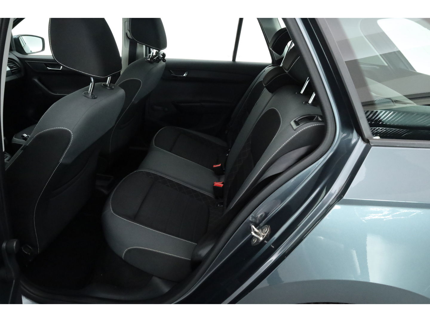 Škoda Fabia Combi 1.0 TSI Business Edition | Apple CarPlay & Android Auto | Stoelverw. | Airco | All Seasons | PDC A