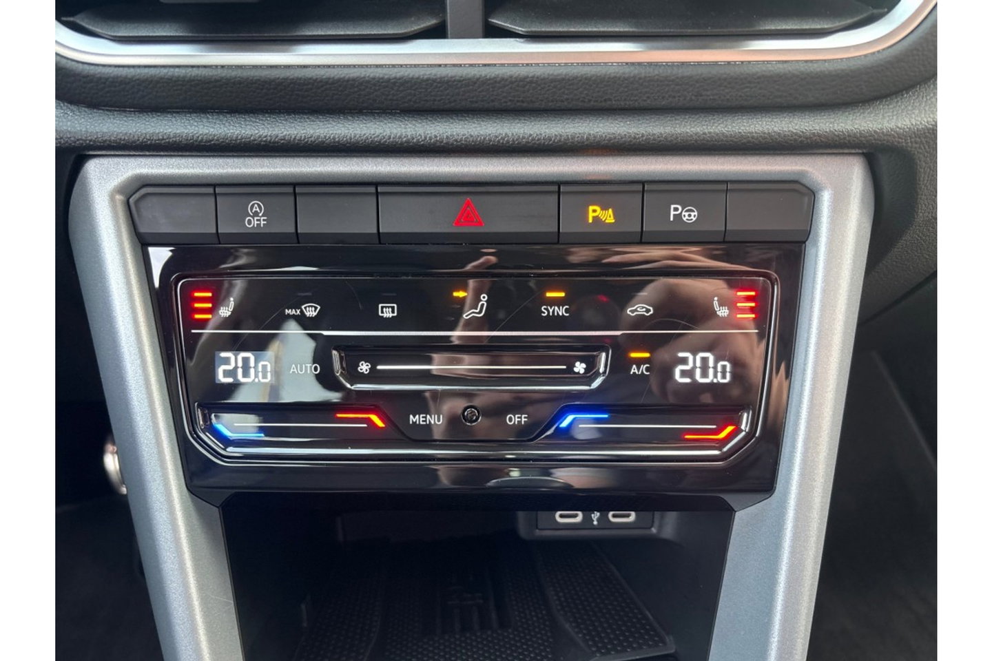 Volkswagen T-Roc 1.0 TSI GOAL EDITION AIRCO NAVI PDC STOELVW.