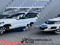 Volkswagen Tiguan - 1.4 TSI Sport&Style Automaat | Panorama | Navigatie | Camera | Climate | Cruise
