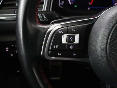 Volkswagen T-Roc 1.5 TSI Sport R Line | Trekhaak | Carplay | Full LED | Navigatie | Virtual Cockpit | Adaptive cruise | Parkeerhulp | 18'' | Climate control | Bluetooth | Getint glas