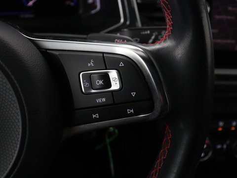 Volkswagen T-Roc 1.5 TSI Sport R Line | Trekhaak | Carplay | Full LED | Navigatie | Virtual Cockpit | Adaptive cruise | Parkeerhulp | 18'' | Climate control | Bluetooth | Getint glas