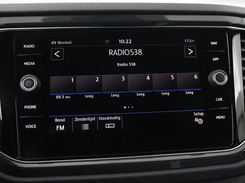 Volkswagen T-Roc 1.5 TSI Sport R Line | Trekhaak | Carplay | Full LED | Navigatie | Virtual Cockpit | Adaptive cruise | Parkeerhulp | 18'' | Climate control | Bluetooth | Getint glas