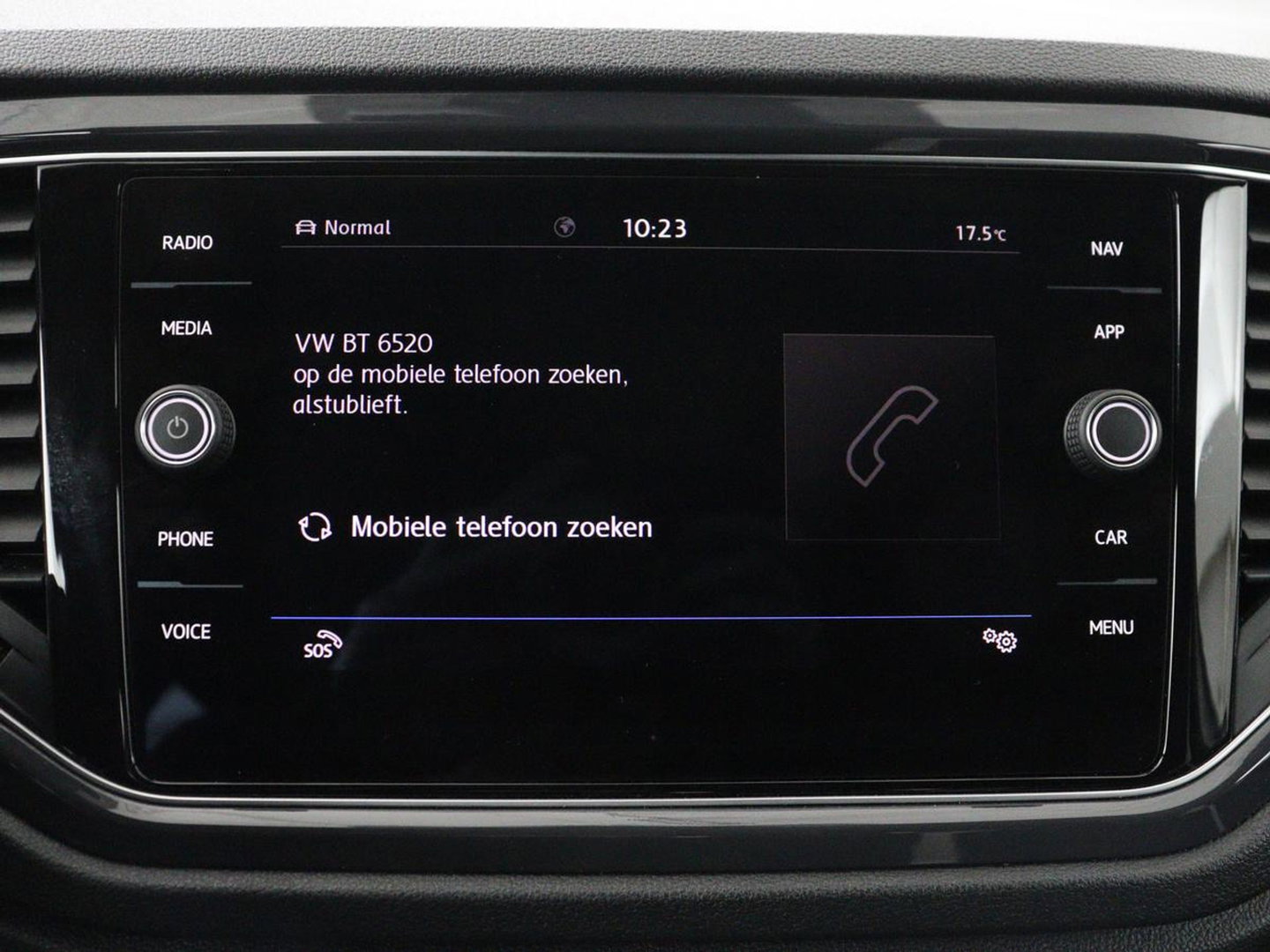 Volkswagen T-Roc 1.5 TSI Sport R Line | Trekhaak | Carplay | Full LED | Navigatie | Virtual Cockpit | Adaptive cruise | Parkeerhulp | 18'' | Climate control | Bluetooth | Getint glas