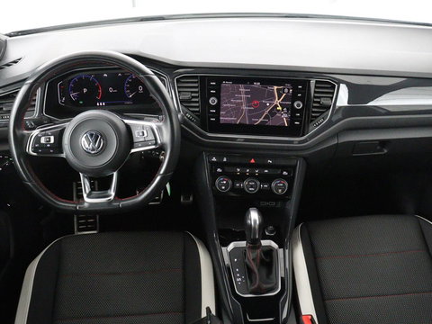 Volkswagen T-Roc 1.5 TSI Sport R Line | Trekhaak | Carplay | Full LED | Navigatie | Virtual Cockpit | Adaptive cruise | Parkeerhulp | 18'' | Climate control | Bluetooth | Getint glas