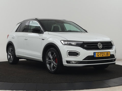 Volkswagen T-Roc 1.5 TSI Sport R Line | Trekhaak | Carplay | Full LED | Navigatie | Virtual Cockpit | Adaptive cruise | Parkeerhulp | 18'' | Climate control | Bluetooth | Getint glas