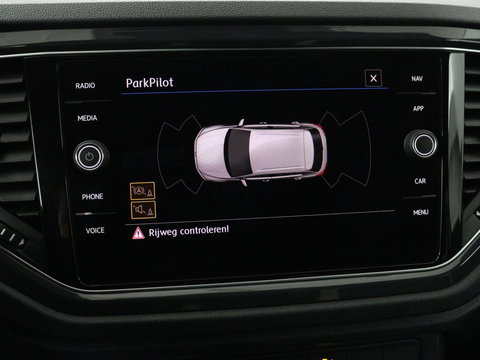 Volkswagen T-Roc 1.5 TSI Sport R Line | Trekhaak | Carplay | Full LED | Navigatie | Virtual Cockpit | Adaptive cruise | Parkeerhulp | 18'' | Climate control | Bluetooth | Getint glas