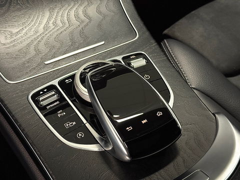 Mercedes-Benz C-Klasse 200 Business Solution AMG Plus Upgrade Edition | Burmester | Panoramadak | Sfeerverlichting | Apple Carplay | Android Auto | Camera | Lane Assist | Dodehoeksensor | LED |