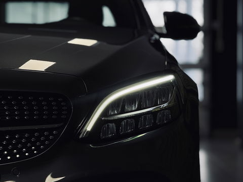 Mercedes-Benz C-Klasse 200 Business Solution AMG Plus Upgrade Edition | Burmester | Panoramadak | Sfeerverlichting | Apple Carplay | Android Auto | Camera | Lane Assist | Dodehoeksensor | LED |