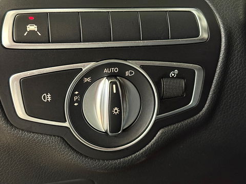 Mercedes-Benz C-Klasse 200 Business Solution AMG Plus Upgrade Edition | Burmester | Panoramadak | Sfeerverlichting | Apple Carplay | Android Auto | Camera | Lane Assist | Dodehoeksensor | LED |