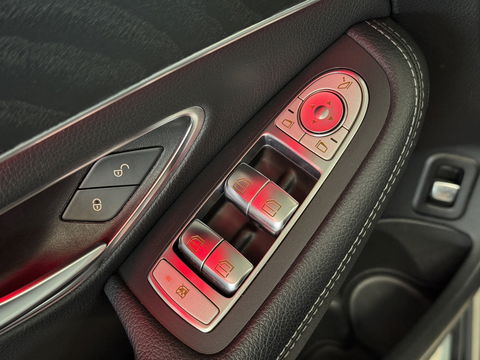 Mercedes-Benz C-Klasse 200 Business Solution AMG Plus Upgrade Edition | Burmester | Panoramadak | Sfeerverlichting | Apple Carplay | Android Auto | Camera | Lane Assist | Dodehoeksensor | LED |