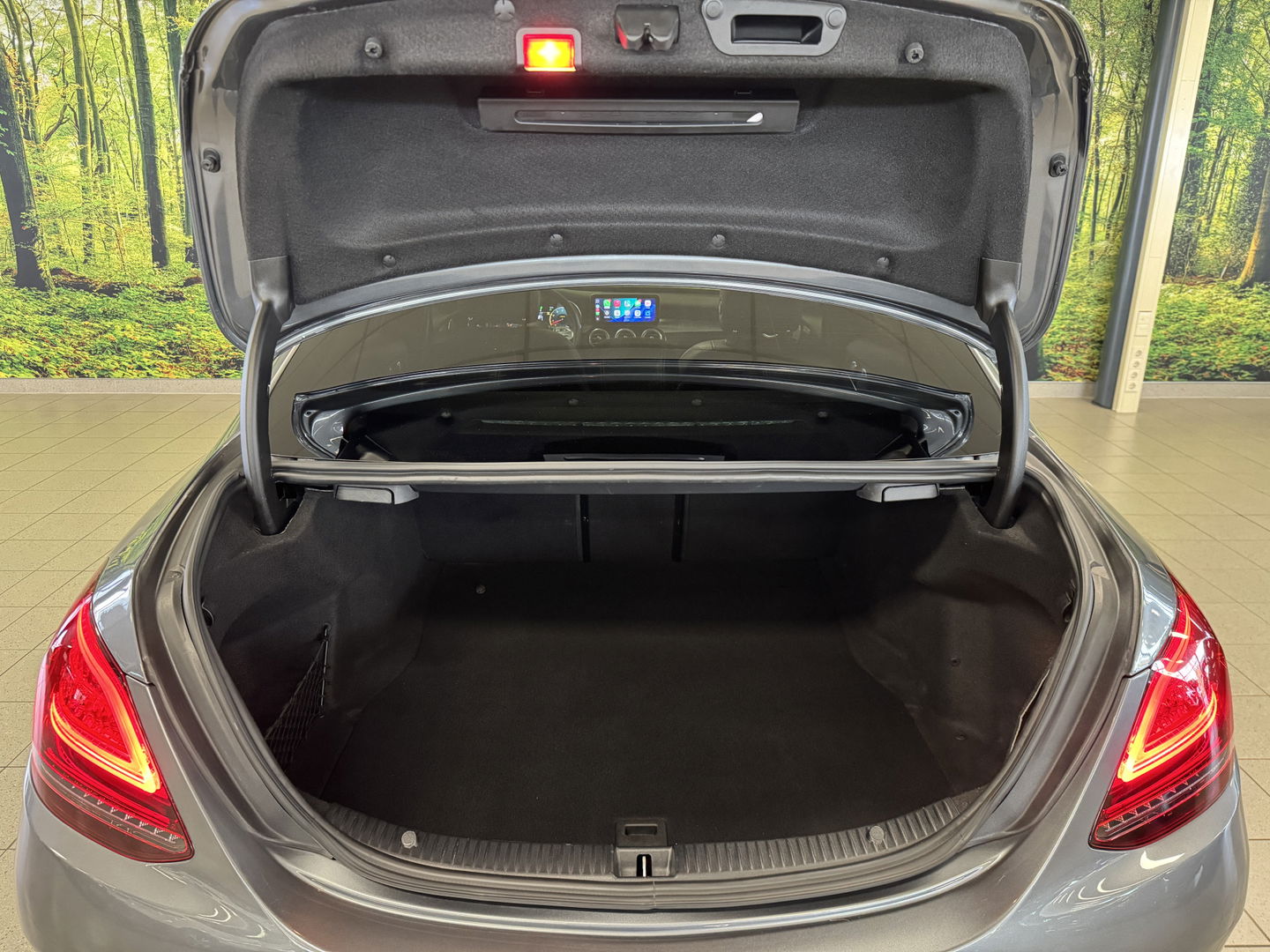 Mercedes-Benz C-Klasse 200 Business Solution AMG Plus Upgrade Edition | Burmester | Panoramadak | Sfeerverlichting | Apple Carplay | Android Auto | Camera | Lane Assist | Dodehoeksensor | LED |