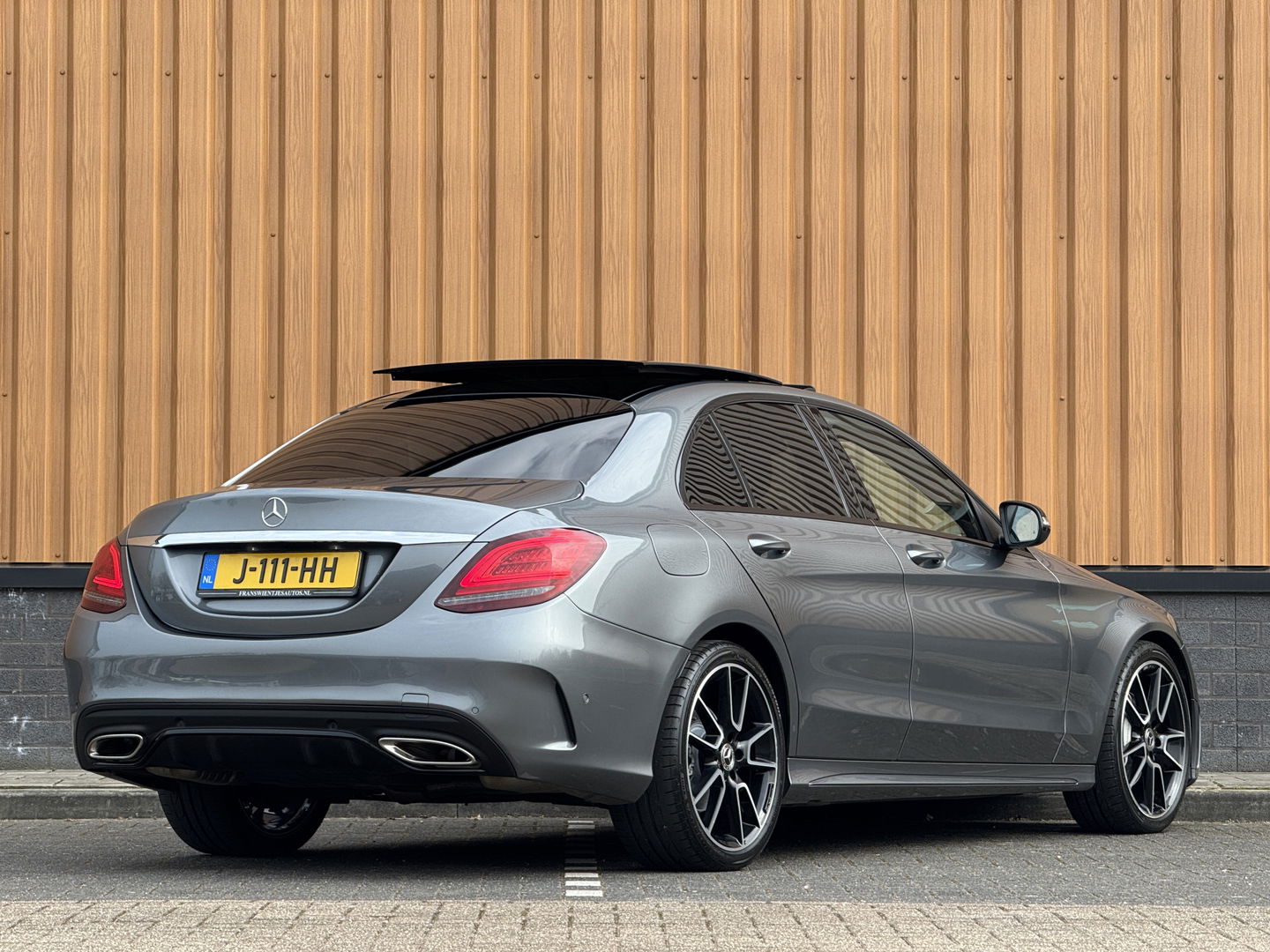 Mercedes-Benz C-Klasse 200 Business Solution AMG Plus Upgrade Edition | Burmester | Panoramadak | Sfeerverlichting | Apple Carplay | Android Auto | Camera | Lane Assist | Dodehoeksensor | LED |