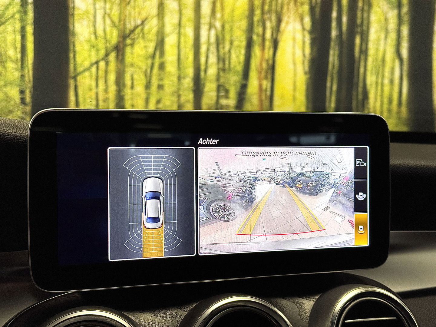 Mercedes-Benz C-Klasse 200 Business Solution AMG Plus Upgrade Edition | Burmester | Panoramadak | Sfeerverlichting | Apple Carplay | Android Auto | Camera | Lane Assist | Dodehoeksensor | LED |