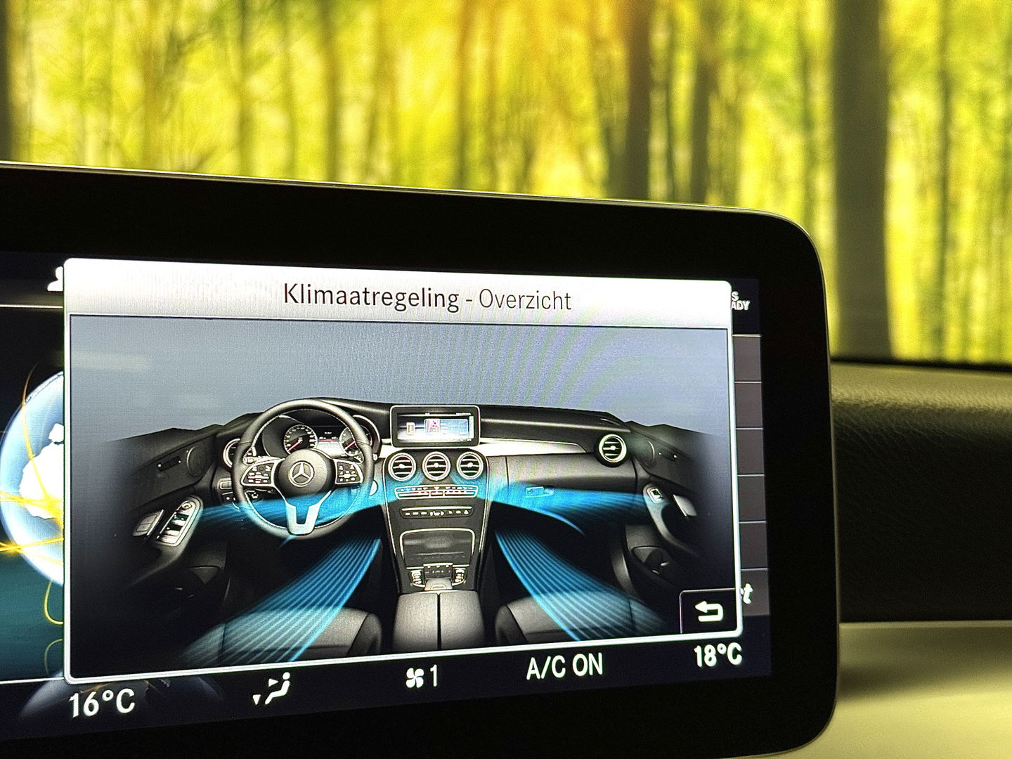 Mercedes-Benz C-Klasse 200 Business Solution AMG Plus Upgrade Edition | Burmester | Panoramadak | Sfeerverlichting | Apple Carplay | Android Auto | Camera | Lane Assist | Dodehoeksensor | LED |