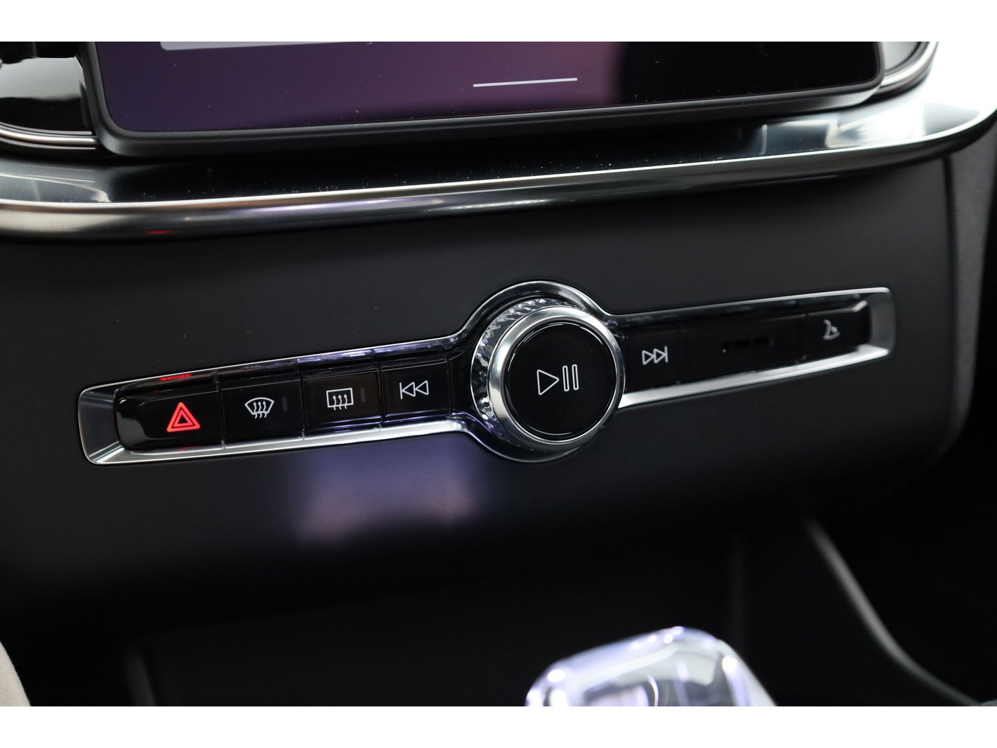 Volvo XC90 2.0 T8 Plug-in hybrid AWD Ultra Dark | Full Option | Luchtvering | B&W  audio | Massage | Pano | HUD | Stoelventilatie | 22'' |