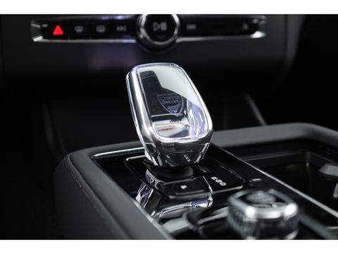 Volvo XC90 2.0 T8 Plug-in hybrid AWD Ultra Dark | Full Option | Luchtvering | B&W  audio | Massage | Pano | HUD | Stoelventilatie | 22'' |