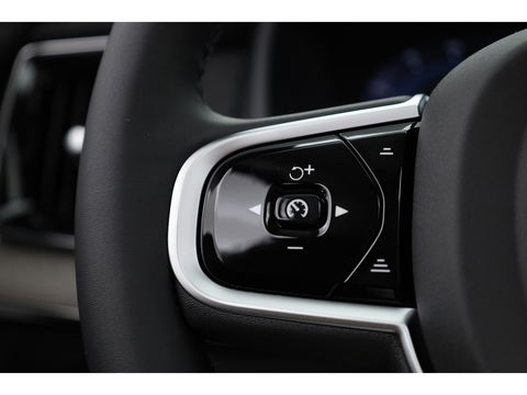 Volvo XC90 2.0 T8 Plug-in hybrid AWD Ultra Dark | Full Option | Luchtvering | B&W  audio | Massage | Pano | HUD | Stoelventilatie | 22'' |