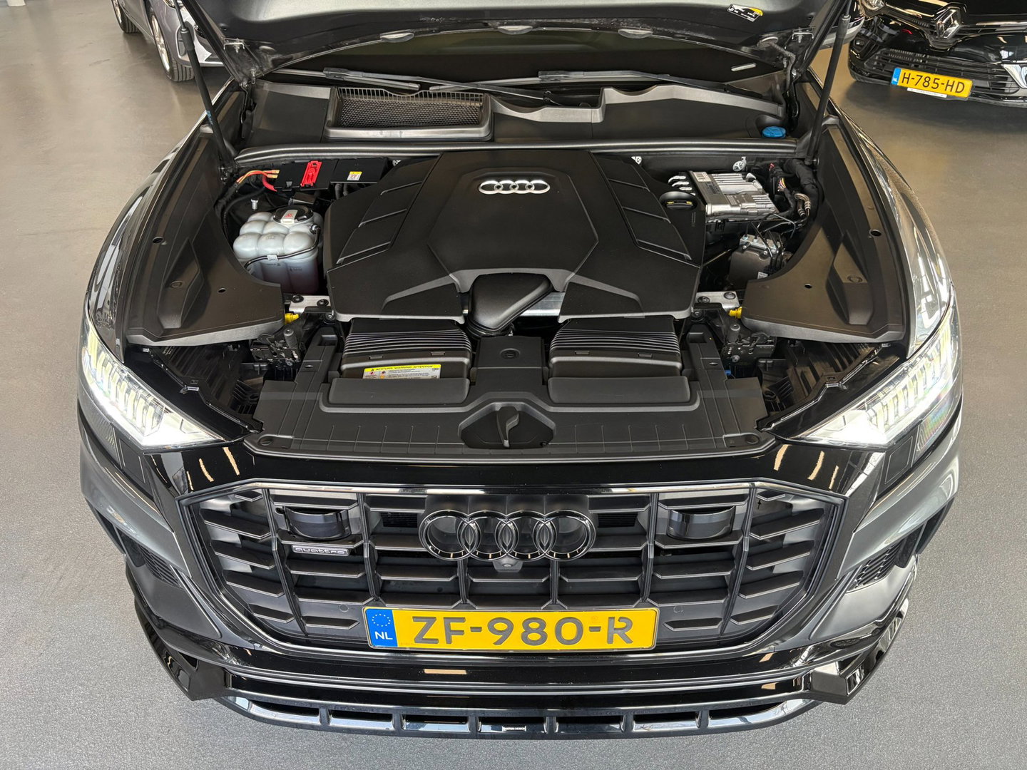 Audi Q8 55 TFSI quattro Pro Line S , Maxton !!