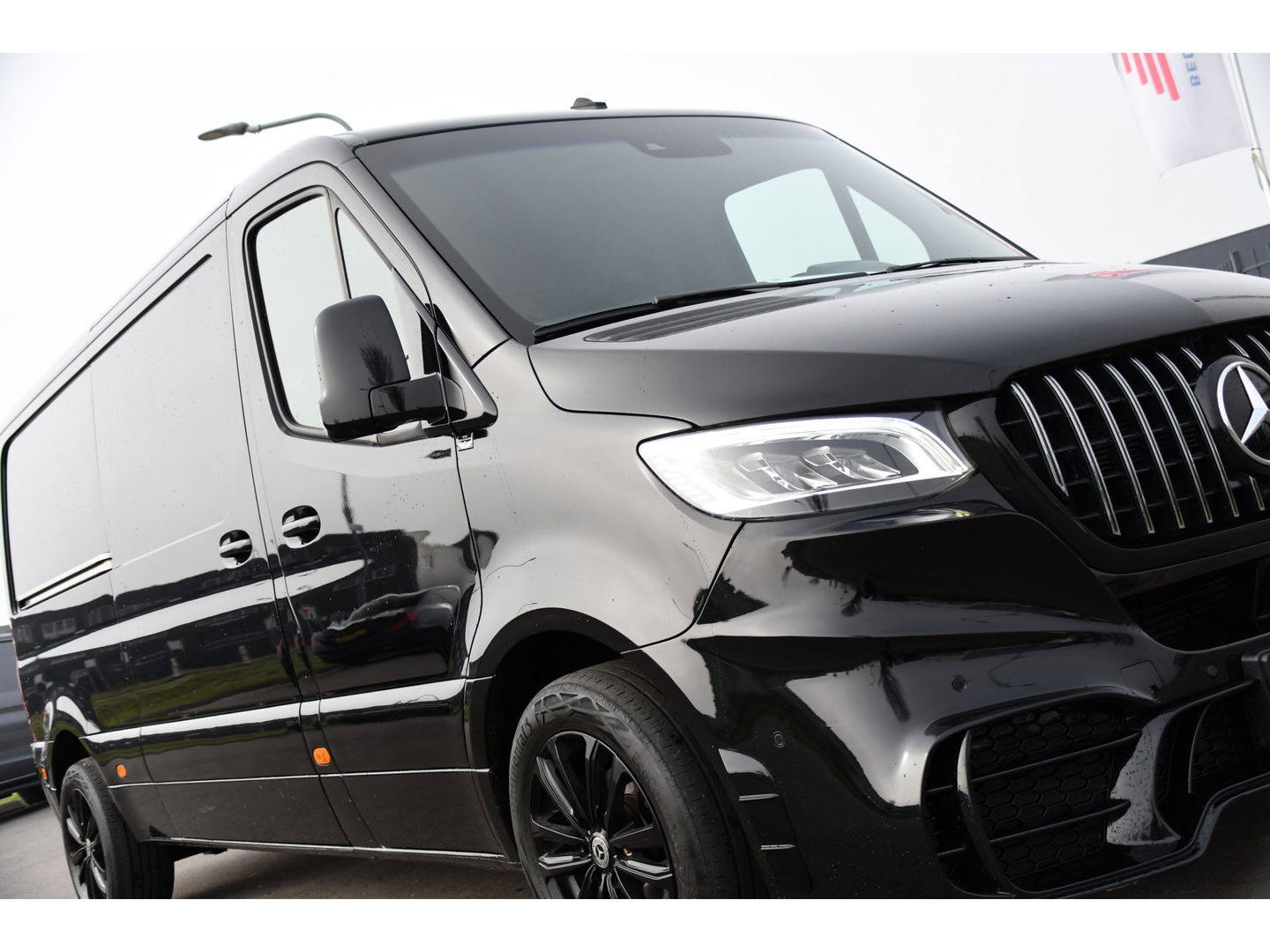 Mercedes-Benz Sprinter 314 2.2 CDI L2H1 AMG Black Edition Adaptieve Cruise, 360 Camera, Carplay, LED, Automaat, Dodehoek, 143pk, Uniek!