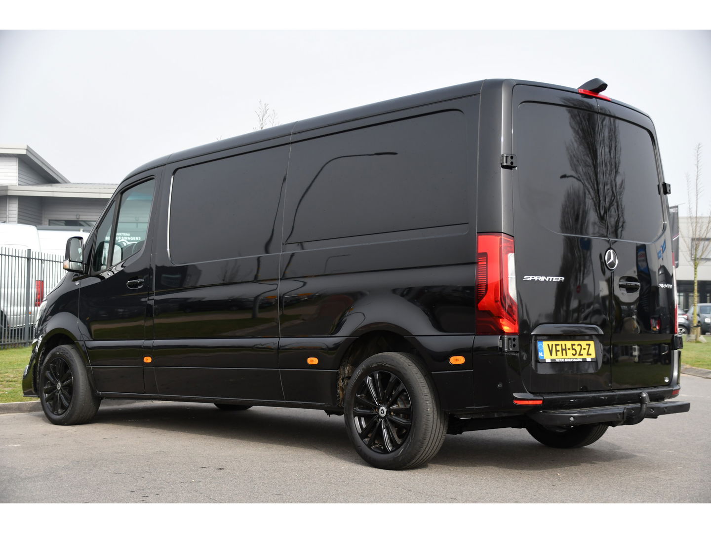 Mercedes-Benz Sprinter 314 2.2 CDI L2H1 AMG Black Edition Adaptieve Cruise, 360 Camera, Carplay, LED, Automaat, Dodehoek, 143pk, Uniek!