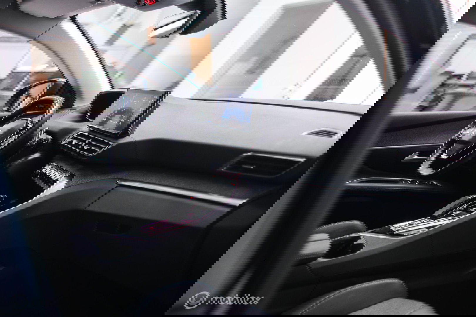 Peugeot 3008 1.6 HYbrid 225 pk Allure | Trekhaak | NL auto | Camera | Leder | HUD | rijklaaprijs | All season banden |