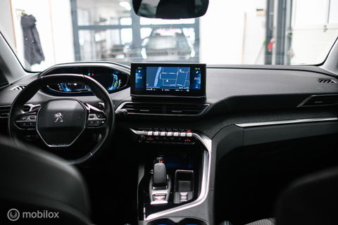 Peugeot 3008 1.6 HYbrid 225 pk Allure | Trekhaak | NL auto | Camera | Leder | HUD | rijklaaprijs | All season banden |