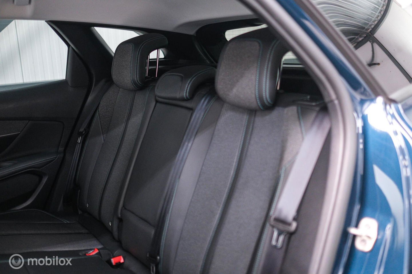 Peugeot 3008 1.6 HYbrid 225 pk Allure | Trekhaak | NL auto | Camera | Leder | HUD | rijklaaprijs | All season banden |