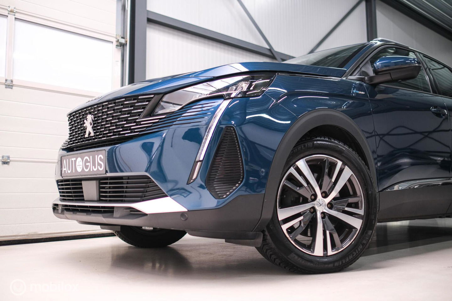 Peugeot 3008 1.6 HYbrid 225 pk Allure | Trekhaak | NL auto | Camera | Leder | HUD | rijklaaprijs | All season banden |