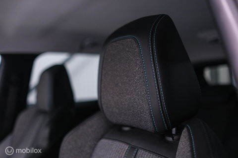 Peugeot 3008 1.6 HYbrid 225 pk Allure | Trekhaak | NL auto | Camera | Leder | HUD | rijklaaprijs | All season banden |