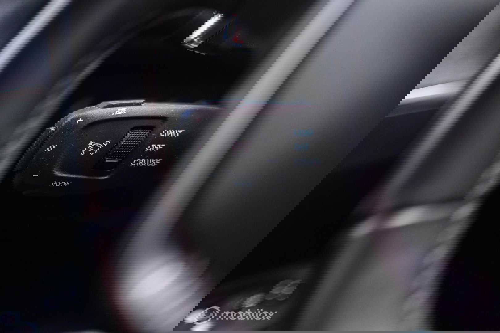 Peugeot 3008 1.6 HYbrid 225 pk Allure | Trekhaak | NL auto | Camera | Leder | HUD | rijklaaprijs | All season banden |