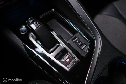Peugeot 3008 1.6 HYbrid 225 pk Allure | Trekhaak | NL auto | Camera | Leder | HUD | rijklaaprijs | All season banden |