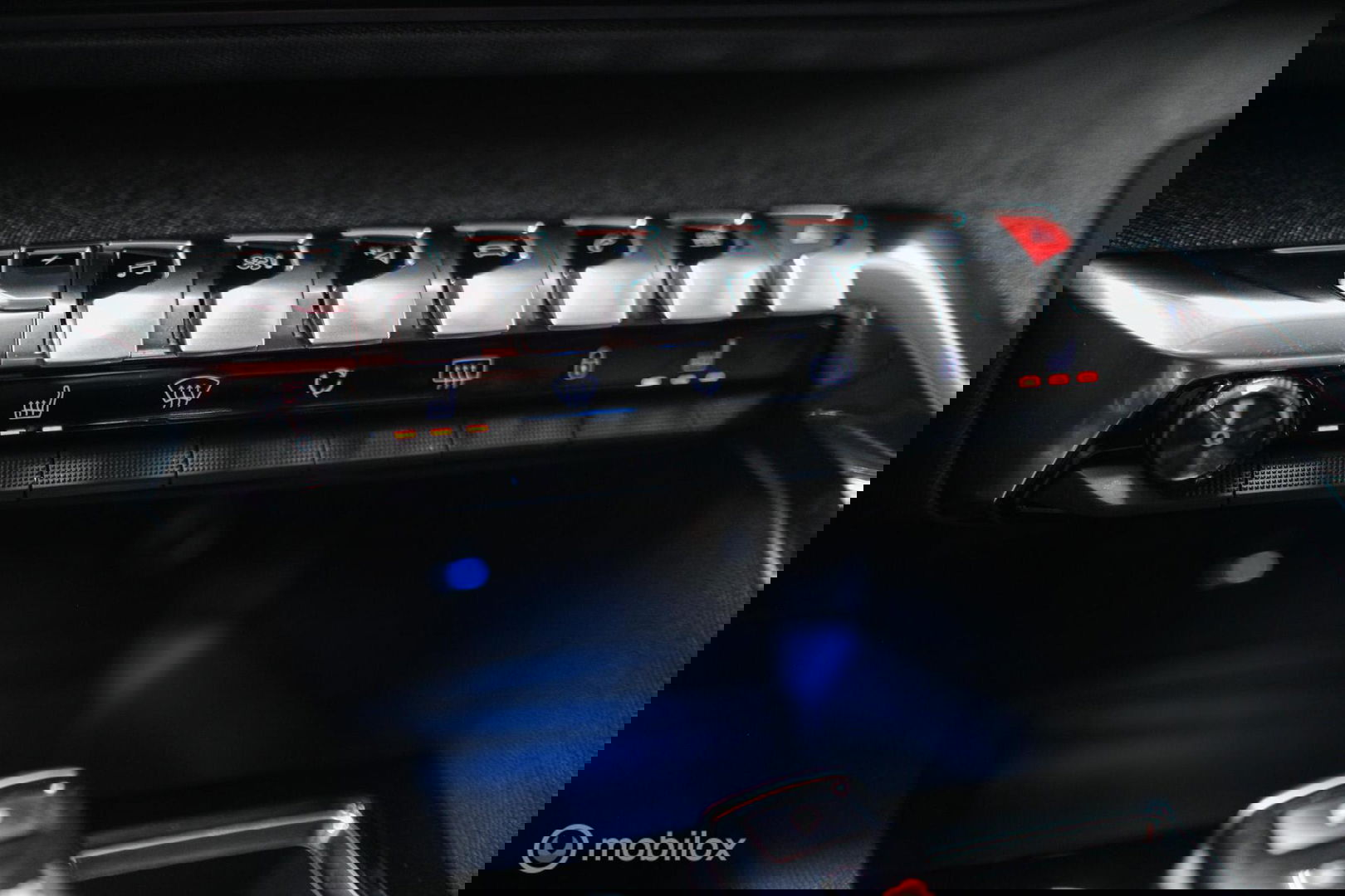 Peugeot 3008 1.6 HYbrid 225 pk Allure | Trekhaak | NL auto | Camera | Leder | HUD | rijklaaprijs | All season banden |