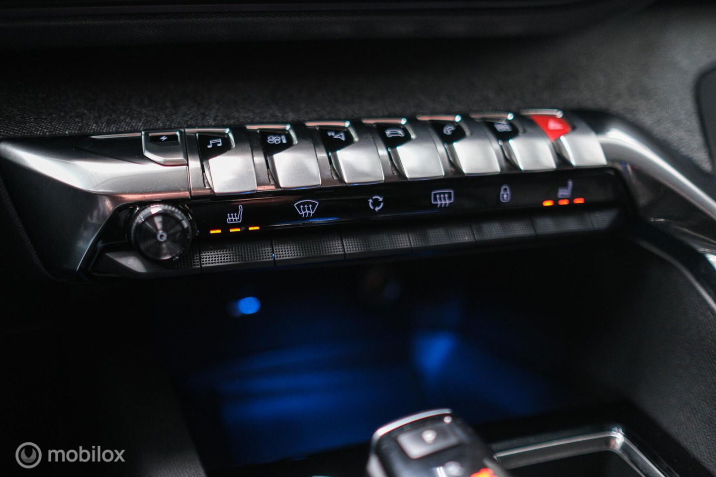 Peugeot 3008 1.6 HYbrid 225 pk Allure | Trekhaak | NL auto | Camera | Leder | HUD | rijklaaprijs | All season banden |