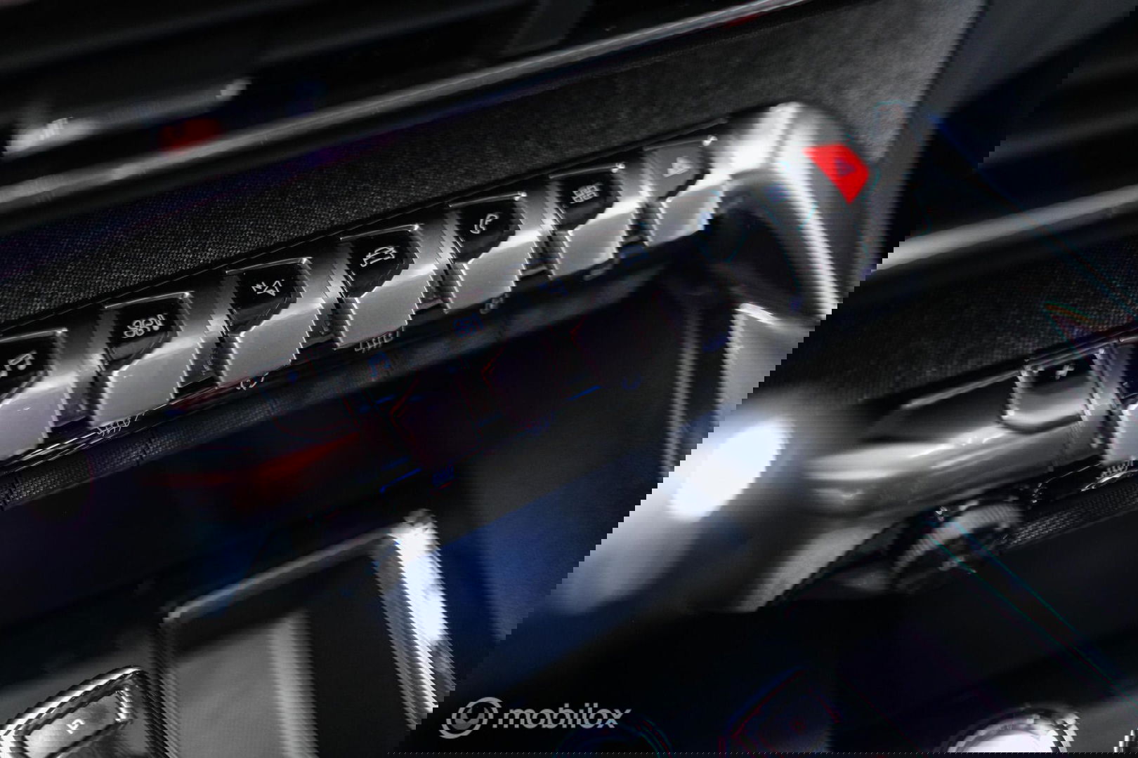 Peugeot 3008 1.6 HYbrid 225 pk Allure | Trekhaak | NL auto | Camera | Leder | HUD | rijklaaprijs | All season banden |