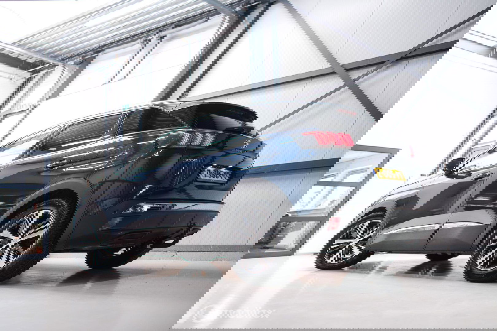 Peugeot 3008 1.6 HYbrid 225 pk Allure | Trekhaak | NL auto | Camera | Leder | HUD | rijklaaprijs | All season banden |