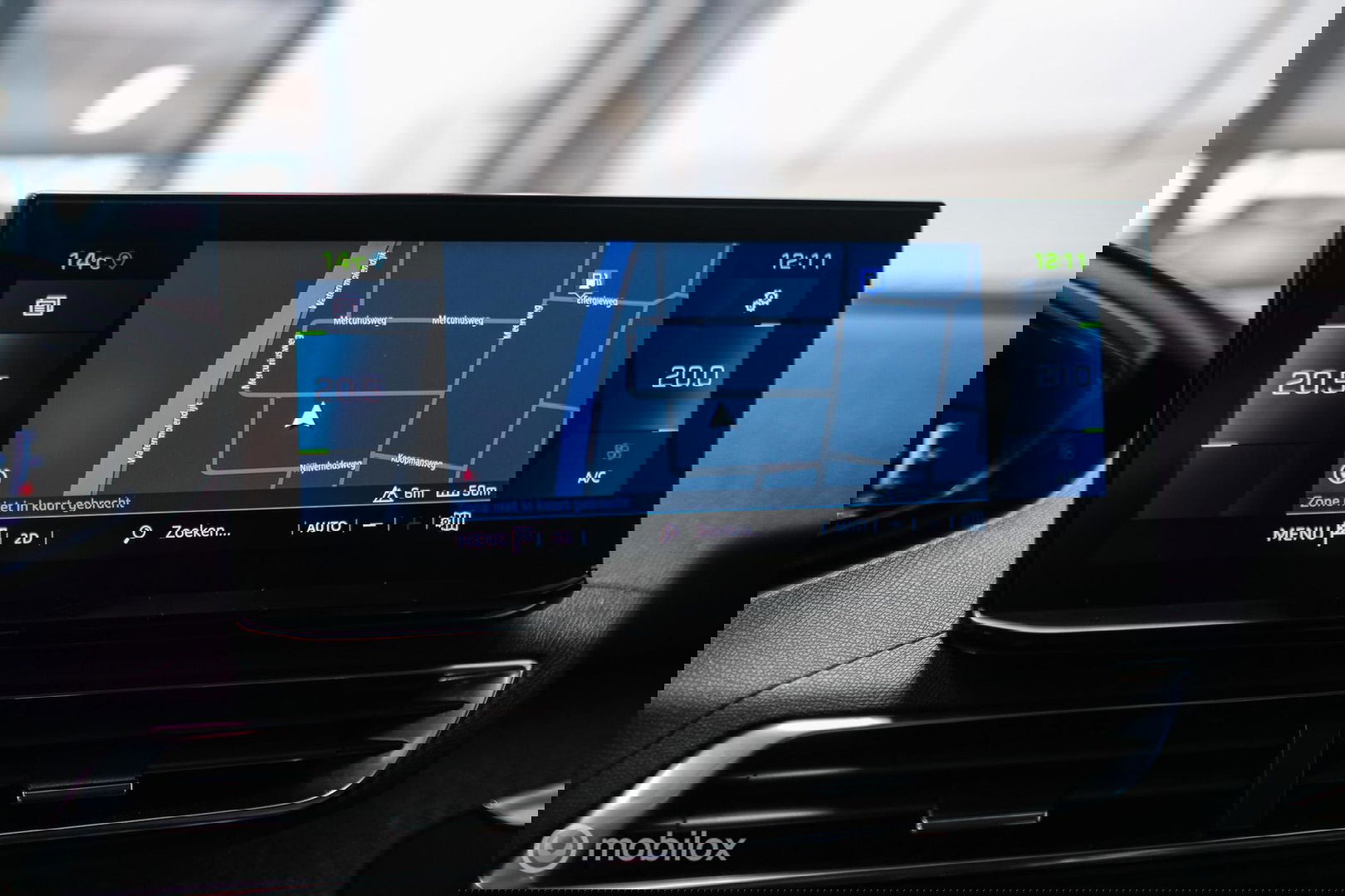 Peugeot 3008 1.6 HYbrid 225 pk Allure | Trekhaak | NL auto | Camera | Leder | HUD | rijklaaprijs | All season banden |