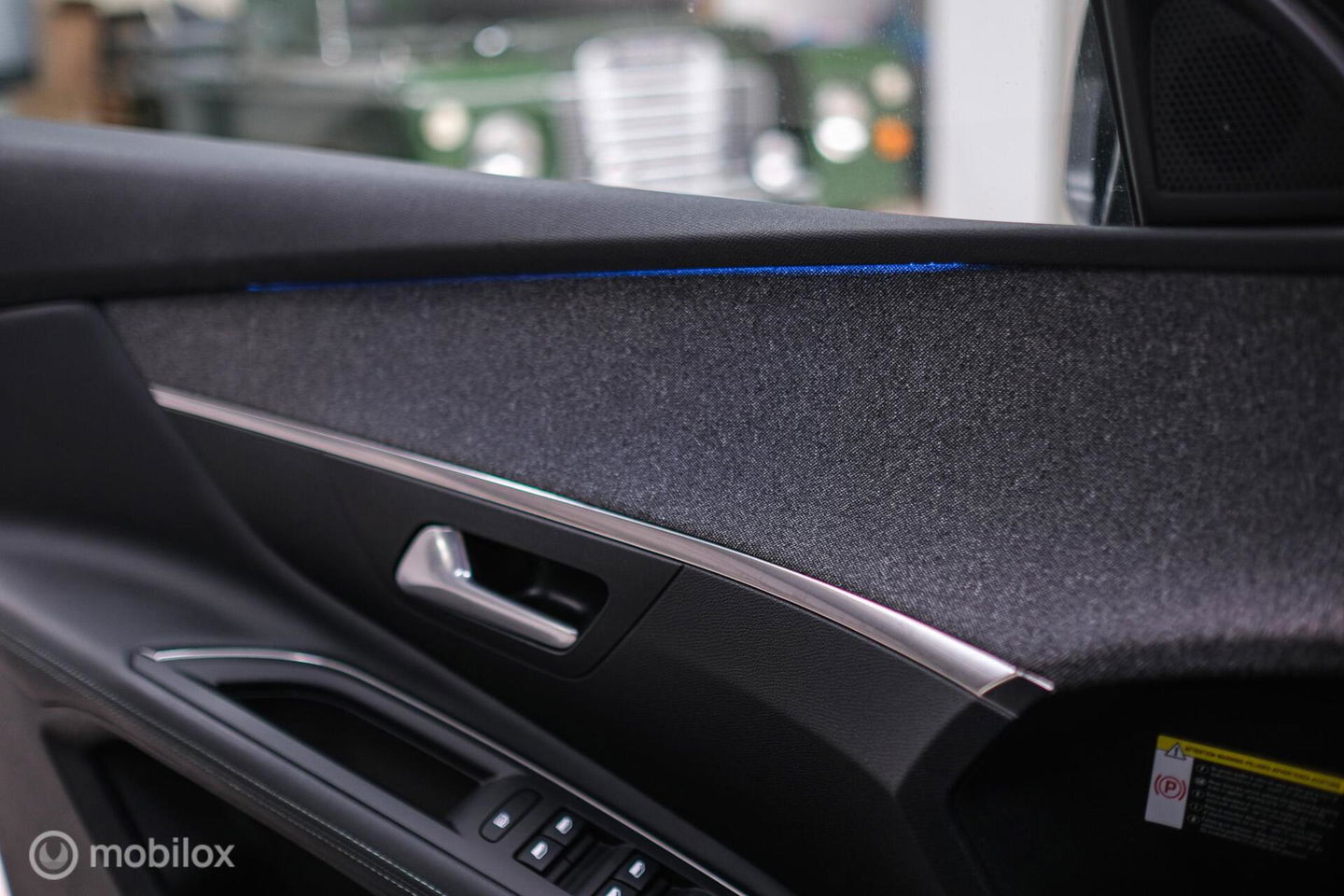 Peugeot 3008 1.6 HYbrid 225 pk Allure | Trekhaak | NL auto | Camera | Leder | HUD | rijklaaprijs | All season banden |