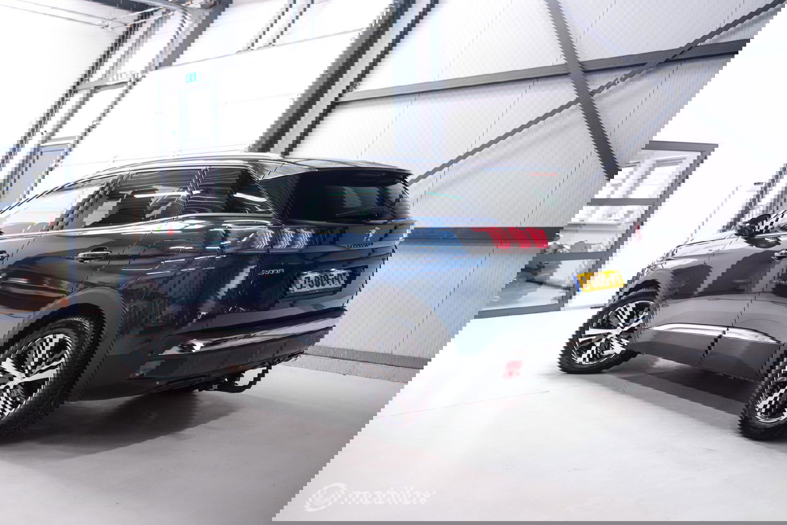 Peugeot 3008 1.6 HYbrid 225 pk Allure | Trekhaak | NL auto | Camera | Leder | HUD | rijklaaprijs | All season banden |