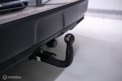 Peugeot 3008 1.6 HYbrid 225 pk Allure | Trekhaak | NL auto | Camera | Leder | HUD | rijklaaprijs | All season banden |