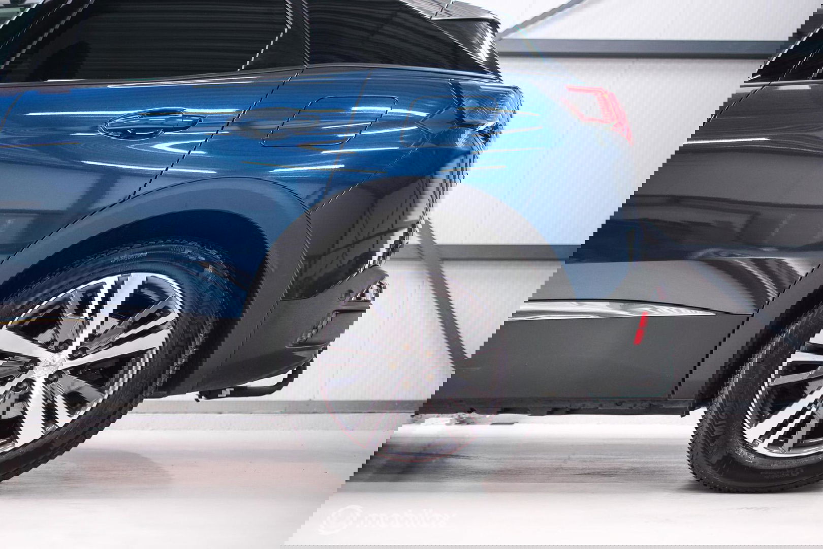 Peugeot 3008 1.6 HYbrid 225 pk Allure | Trekhaak | NL auto | Camera | Leder | HUD | rijklaaprijs | All season banden |