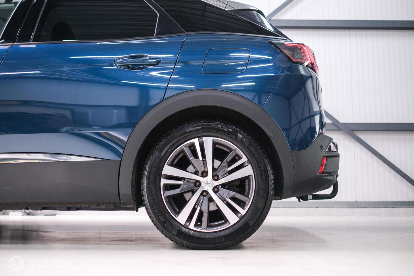 Peugeot 3008 1.6 HYbrid 225 pk Allure | Trekhaak | NL auto | Camera | Leder | HUD | rijklaaprijs | All season banden |