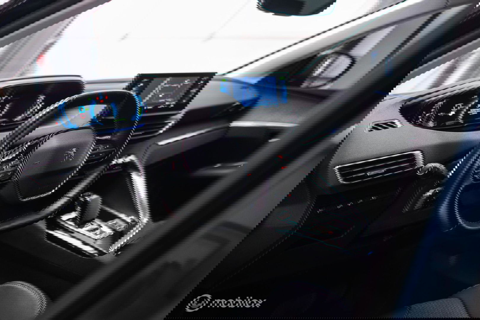 Peugeot 3008 1.6 HYbrid 225 pk Allure | Trekhaak | NL auto | Camera | Leder | HUD | rijklaaprijs | All season banden |