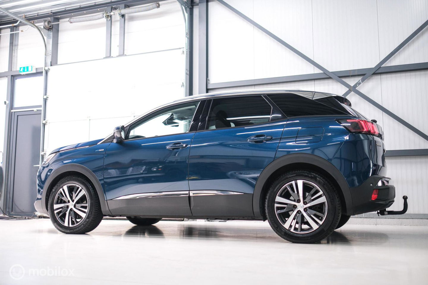 Peugeot 3008 1.6 HYbrid 225 pk Allure | Trekhaak | NL auto | Camera | Leder | HUD | rijklaaprijs | All season banden |