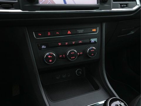 SEAT Ateca 1.0 EcoTSI Style (INCL-BTW) *FULL-LED | NAVI-FULLMAP | CAMERA | DAB+ | COMFORTSEATS |  ECC | PDC | CRUISE | PRIVACY-GLASS | CARPLAY | 17''ALU*