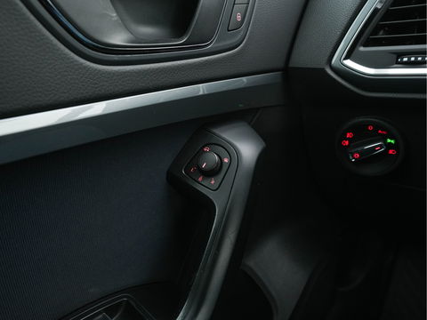 SEAT Ateca 1.0 EcoTSI Style (INCL-BTW) *FULL-LED | NAVI-FULLMAP | CAMERA | DAB+ | COMFORTSEATS |  ECC | PDC | CRUISE | PRIVACY-GLASS | CARPLAY | 17''ALU*