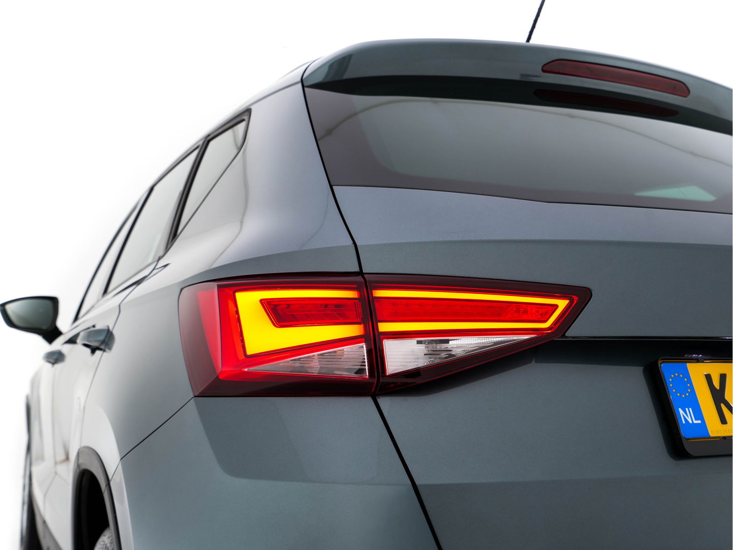 SEAT Ateca 1.0 EcoTSI Style (INCL-BTW) *FULL-LED | NAVI-FULLMAP | CAMERA | DAB+ | COMFORTSEATS |  ECC | PDC | CRUISE | PRIVACY-GLASS | CARPLAY | 17''ALU*